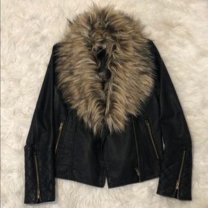 BOMBER jacket with Faux Fur size Xs
